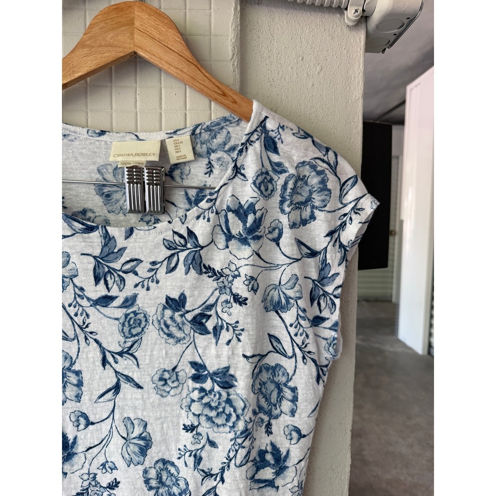 Cynthia Rowley 100% Linen Floral Blouse Large Blue White Cap Sleeve - Picture 3 of 8